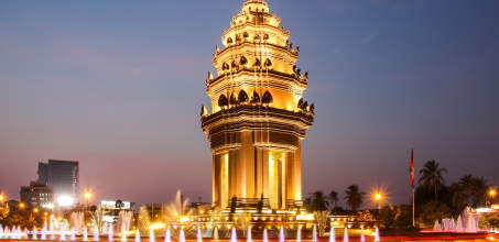Phnom Penh by Streetlight