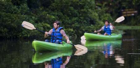 Kayak in Tortuguero