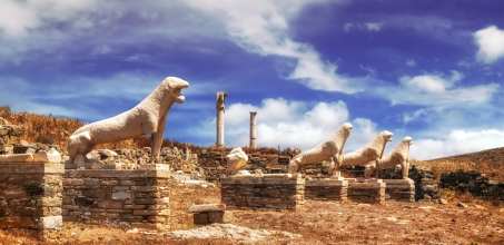 Private boat tour to Delos and Rineia