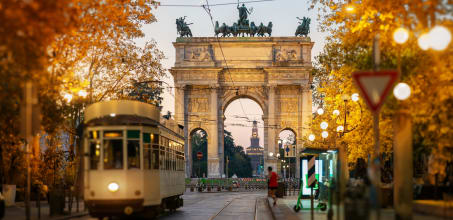 Walking Tour of Milan with Duomo and Terraces