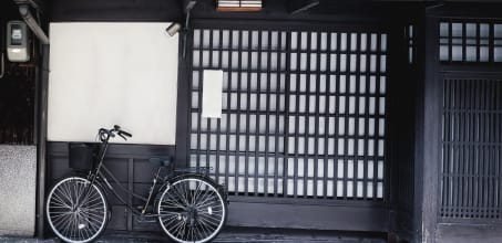 Cycling Tokyo's Hidden Backstreets