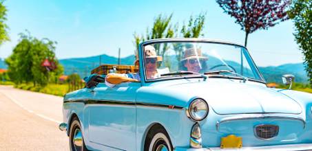 Classic car to Mdina