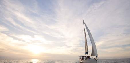 Private Yacht to Casitas Maraika Beach Club & Lunch