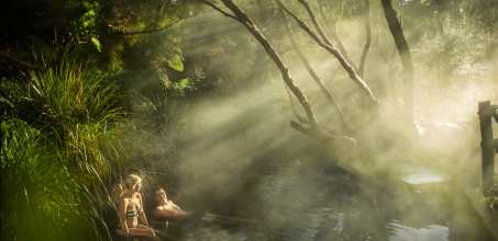 Solitaire Lodge - Visit the Tarawera Thermal Springs