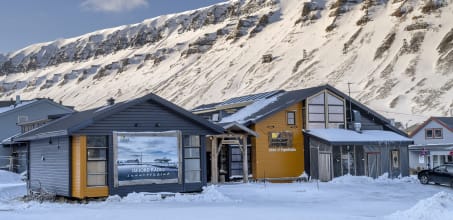 Basecamp Hotel Longyearbyen Base