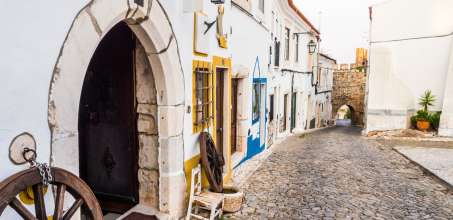 Explore Estremoz
