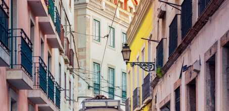 Private tram ride with access to the Church of Sao Roque