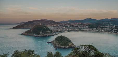Sailing during sunset in San Sebastian
