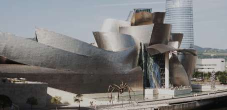 Walking Tour of Bilbao with Guggenheim Tour