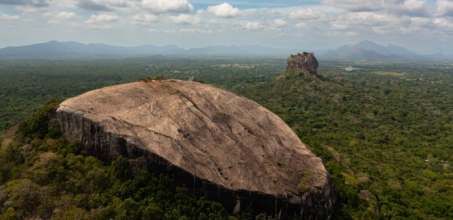 Breakfast on Pidurangala Rock