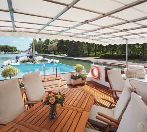 Amaryllis deck and pool - Belmond Afloat in France 