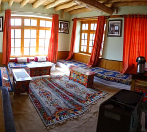 Communal Living Room - Snow Leopard Lodge