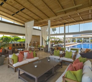 Lounge and pool - Hotel Paracas, A Luxury Collection Resort