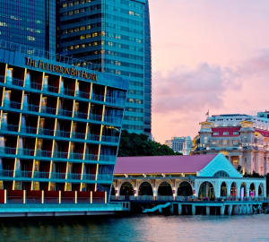 Stunning waterfront location - The Fullerton Bay