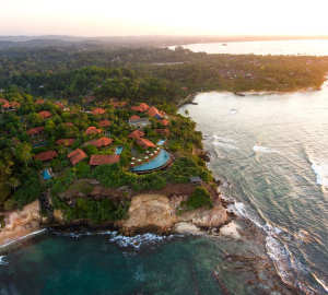 Property on the cliff side - Cape Weligama  