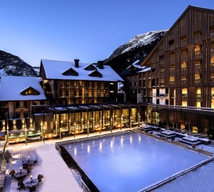 Courtyard with ice rink - The Chedi Andermatt