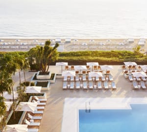 Four Seasons Resort Palm Beach Pool 