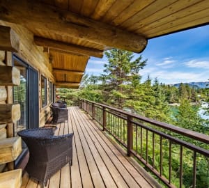 Stillpoint Lodge Cabin deck  