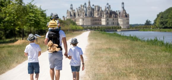 A Royal Family Adventure: Paris, Versailles & Loire Valley