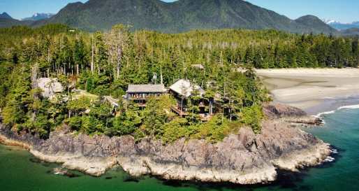 Lodge Exterior - Middle Beach Lodge