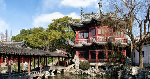 Visit Shanghai old town and Yu Garden - Shanghai