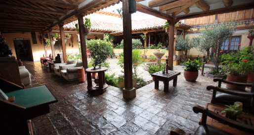 Interior courtyard - Posada De San Antonio