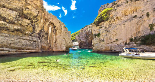 Explore Vis and Biševo Islands by boat