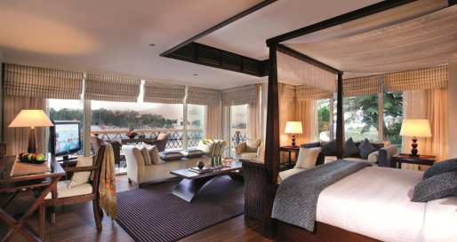 Royal Villa Master Bedroom - Movenpick Aswan