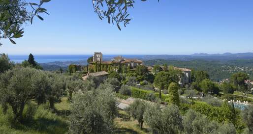 Hotel setting - Chateau Saint-Martin