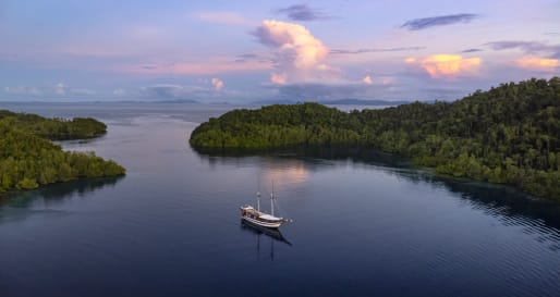 Majik Boat Sunset View 
