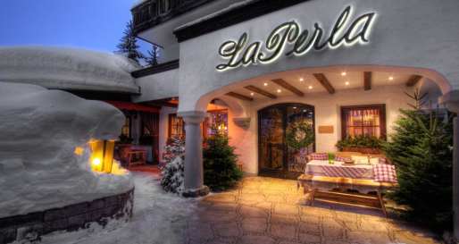 Entrance - Hotel La Perla