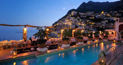 Pool at night - Le Sirenuse