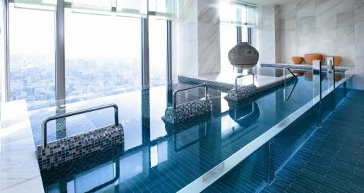 Pool with a view - Mandarin Oriental Tokyo 