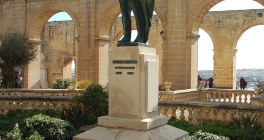 Upper Barrakka Gardens - Lord Strickland Monument 