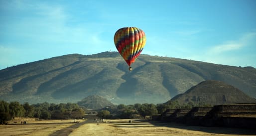 Hot air balloon - Teotihuacán From Above & Below