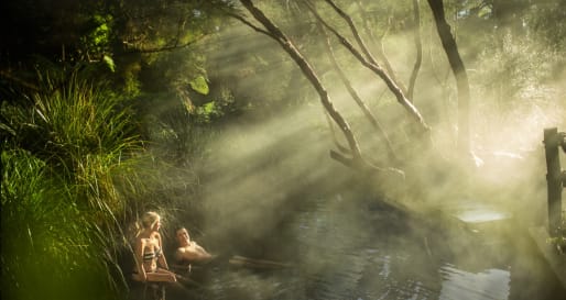 Solitaire Lodge - Visit the Tarawera Thermal Springs