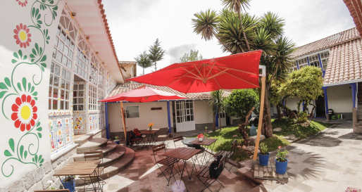 Courtyard - El Retablo