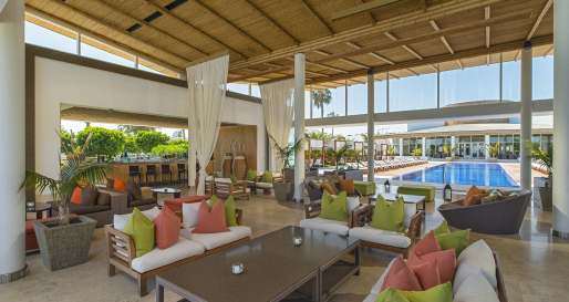 Lounge and pool - Hotel Paracas, A Luxury Collection Resort