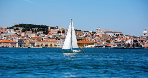 Sailing - Lisbon by private yacht