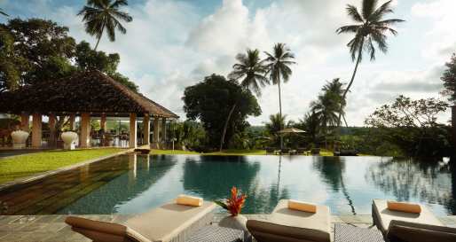 Swimming pool by day - Kahanda Kanda