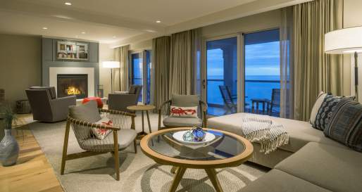 Suite Living Area - Cliff House