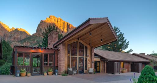 Hotel Exterior - Cliffrose Lodge