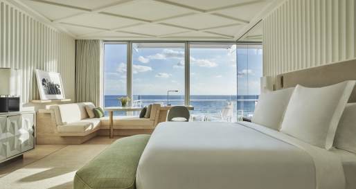 Guestroom - Four Seasons at the Surf Club