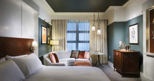 Guestroom - Perry Lane Hotel