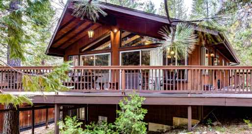 Cabins - The Redwoods in Yosemite