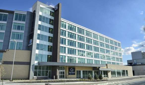 The Grand Winnipeg Airport Hotel