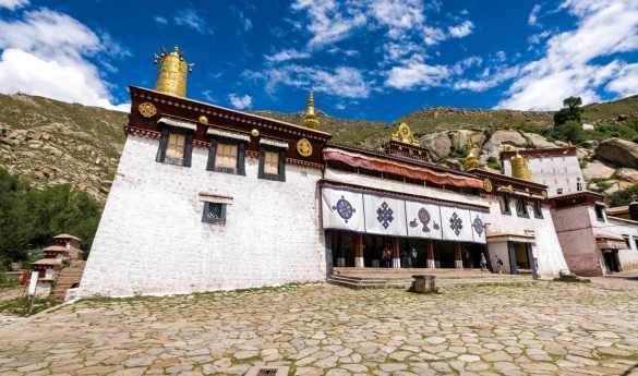 Tibet Museum and Sera Monastery Cultural Tour