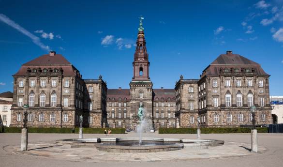 Copenhagen and Christiansborg Palace Driving Tour