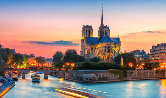 Private cruise on the Seine