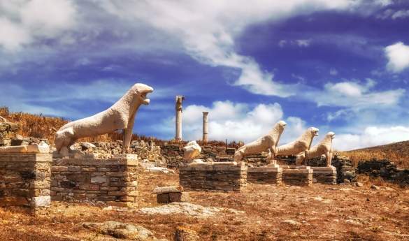 Private boat tour to Delos and Rineia